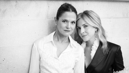 En el día del estreno mundial de la serie más esperada del año, las protagonistas femeninas Carla Peterson y Andrea Pietra hablan de cómo fue filmar ciencia ficción, de lo actual e importante de la historia y de con quién elegirían pasar una catástrofe. 