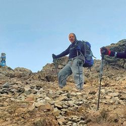 Desde El Bolsón, cómo es el trekking de ascenso al cerro Piltriquitrón. Noche en el refugio de montaña y alojamiento en el hostel El Mirador.