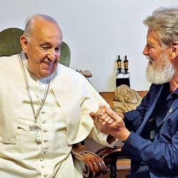 Bergoglio fue profesor de filosofía de Opeka, en 1968, en la Facultad de San Miguel. Se reencontraron en el Vaticano. | Foto:Cedoc