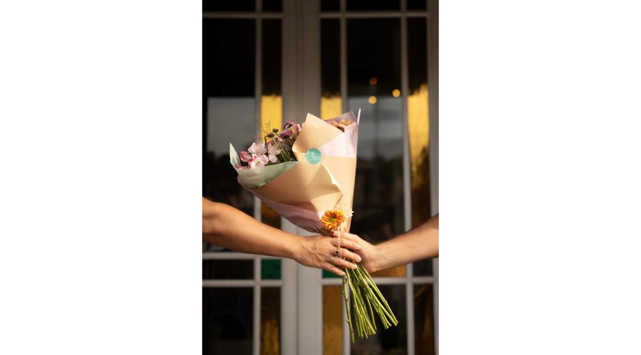 Paula Torres: la mujer que convirtió las flores en su sello personal.