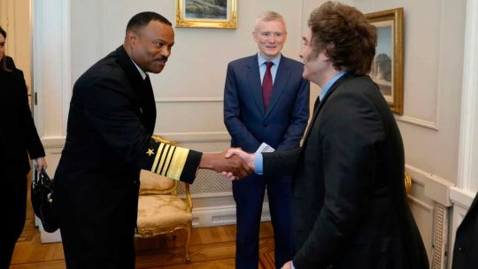 Javier Milei recibió este martes al jefe del Comando Sur de Estados Unidos, almirante Alvin Holsey 20250429