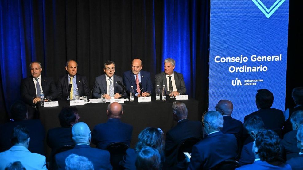  Nuevas autoridades UIA