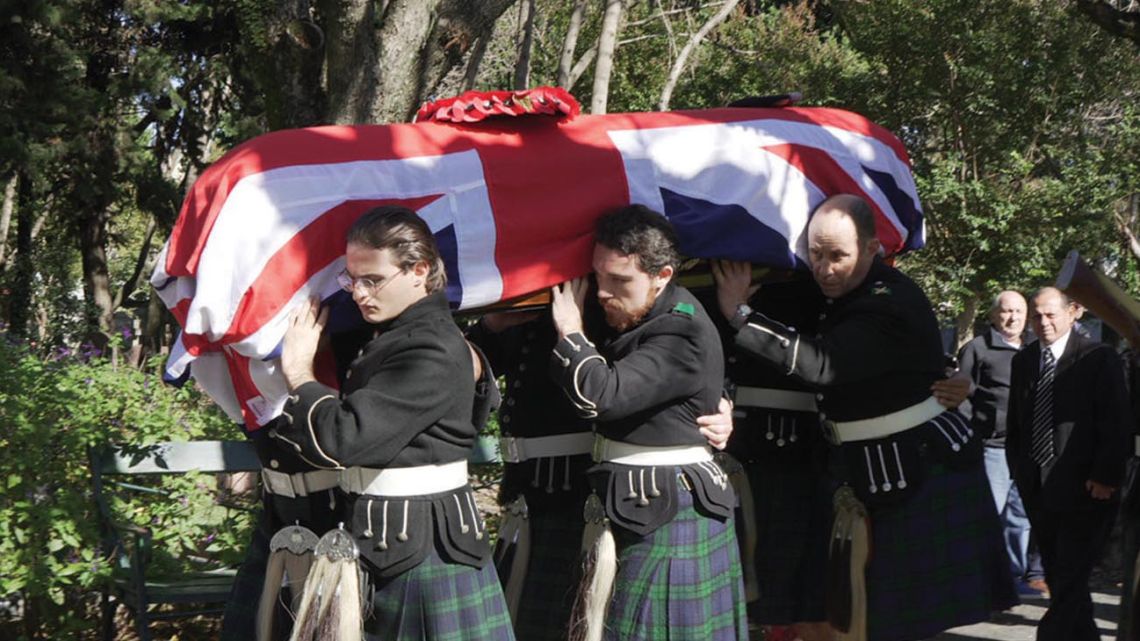 Ronnie Scott's funeral at the British Cemetery in Chacarita, Buenos Aires.