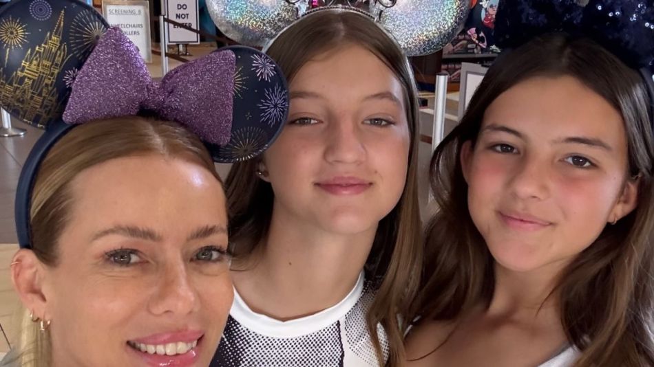 Las hijas de Nicole Neumann matchearon sus looks en Disney
