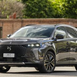 DS 7 E-Tense, una invitación a viajar con calma, armonía y la certeza de disfrutar cada kilómetro del camino.