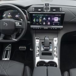 DS 7 E-Tense, una invitación a viajar con calma, armonía y la certeza de disfrutar cada kilómetro del camino.