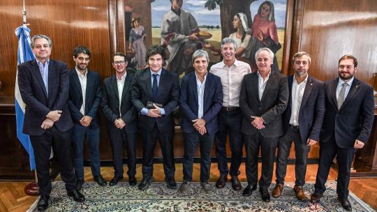 Qué es el “punto Anker”, el factor clave del plan económico que obsesiona a Caputo y su equipo