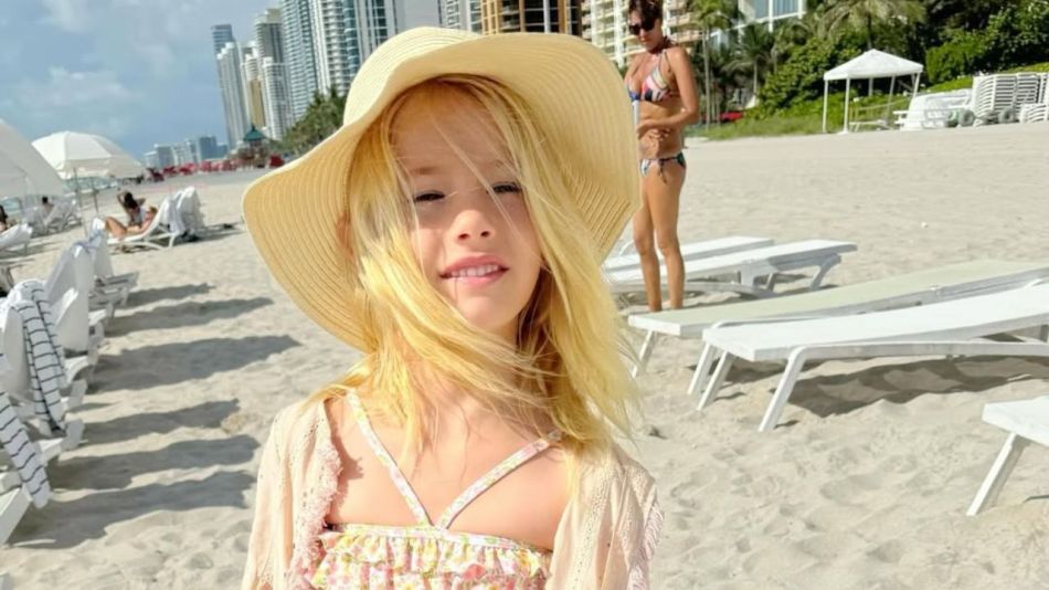 Matilda, la hija de Luciana Salazar, deslumbró con un increíble look black and white