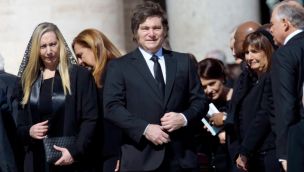 030525_milei_karina_bullrich_vaticano_europapress_g