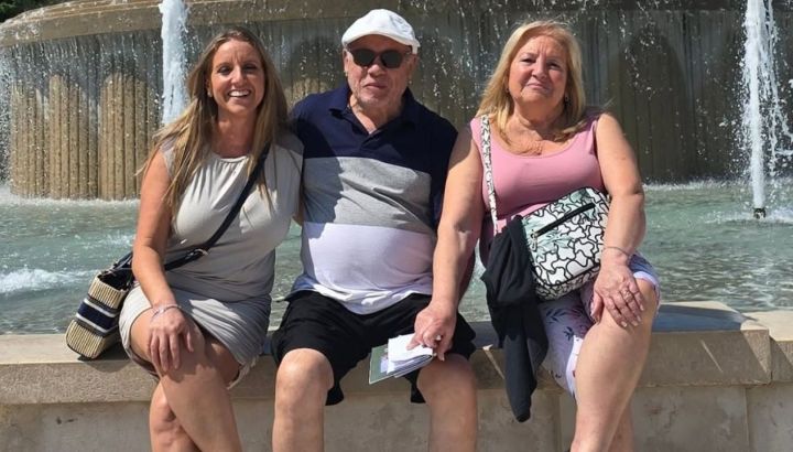Paula Bernini le cumplió el sueño a sus padres: "Ningún lugar más seguro que al lado de ellos"