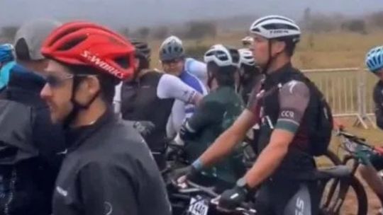 Scaloni y el cuerpo técnico de la Selección Argentina participaron en una carrera de mountain bike en Córdoba