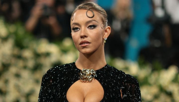 Sydney Sweeney se robó todas las miradas en la Met Gala 2025 con su impresionante look