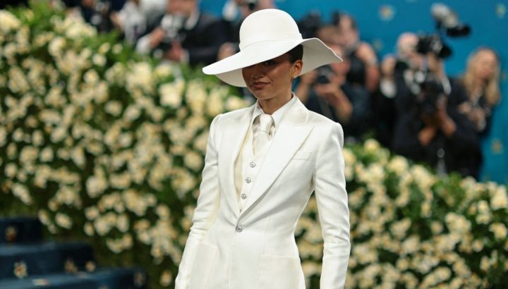 Zendaya marcó tendencia con su impresionante look total White en la Met Gala 2025