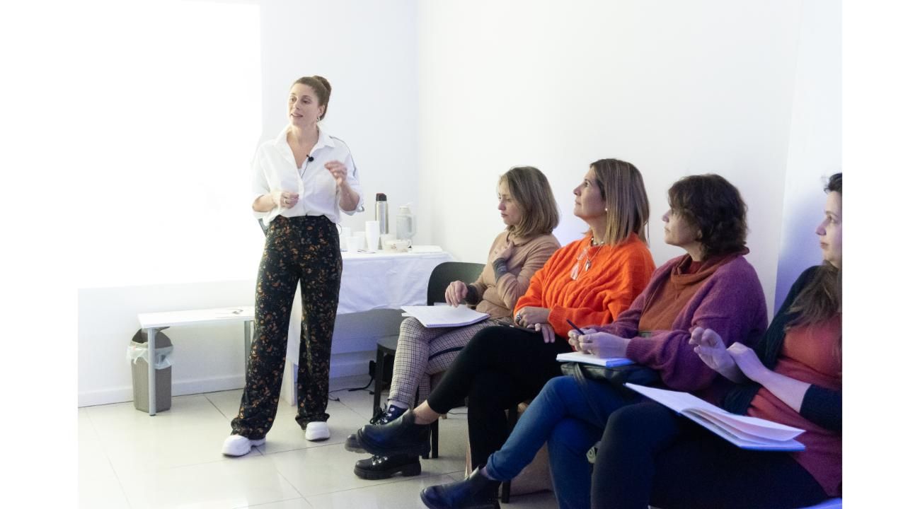 El liderazgo intuitivo: cómo usar tu energía femenina para crear más con menos