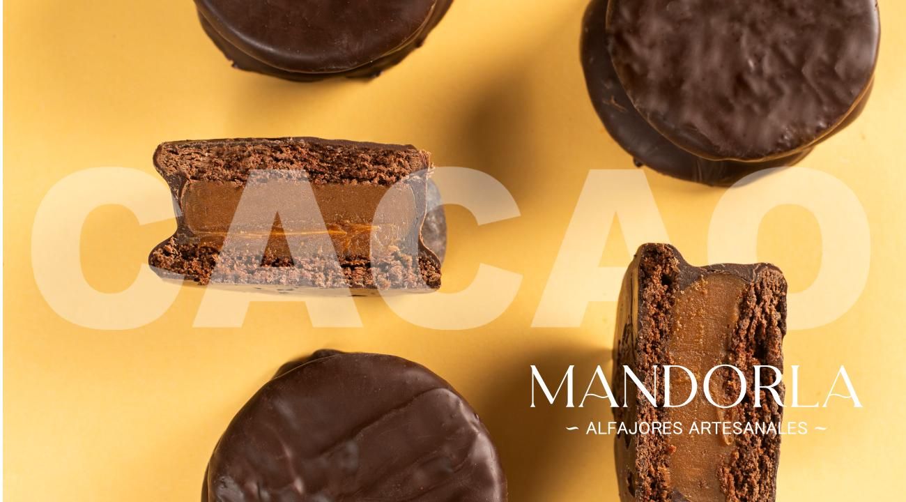 El cacao en nuestras tapas artesanales: la base del sabor Mandorla.