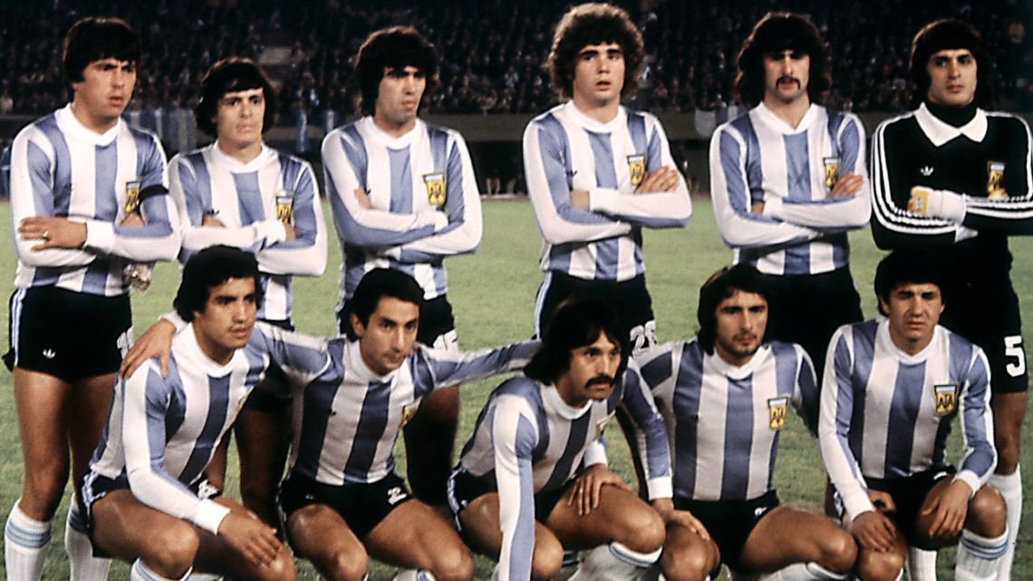 Argentina's national football team before its World Cup first round match against France on June 6, 1978, in Buenos Aires. (Standing, from left to right : Daniel Passarella, René Houseman, Luis Galvan, Alberto Tarantini, Mario Kempes, Ubaldo Matildo Fillol; Front row, from left to right: Américo Gallego, Osvaldo Ardiles, Leopoldo Luque, Daniel Valencia, Jorge Olguín). Defender Luis Galván, a starter in the Albiceleste national team, died on May 5, 2025, at the age of 77, the Argentine Football Association (AFA) announced via social media.