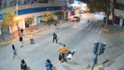Un joven recibió una feroz golpiza a la salida de un boliche en Neuquén