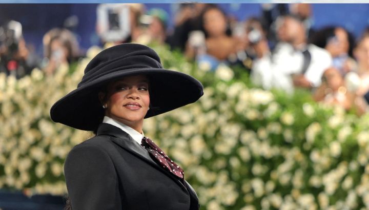 Rihanna confirma su tercer embarazo en la Met Gala 2025