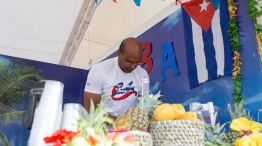 Stand de Cuba en la fiesta de las colectividades