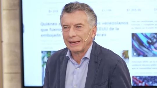 Mauricio Macri dormido entrevista infobae