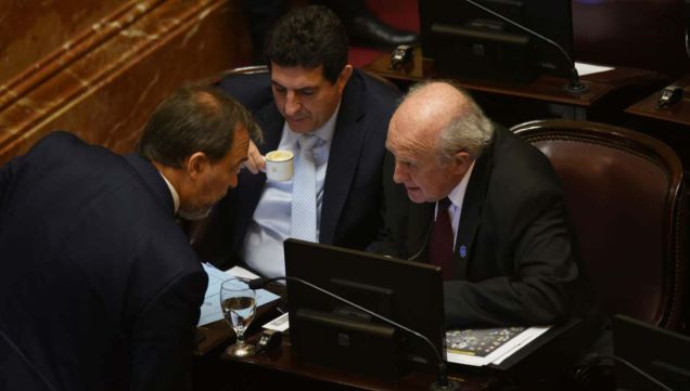 Sesion de ficha limpia en el senado20250507