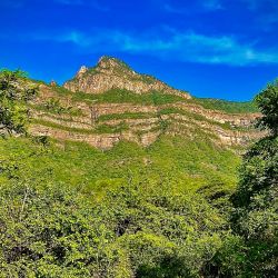 Chiclayo es una ciudad que ofrece una experiencia única para los viajeros que buscan combinar historia, cultura, naturaleza y gastronomía. 