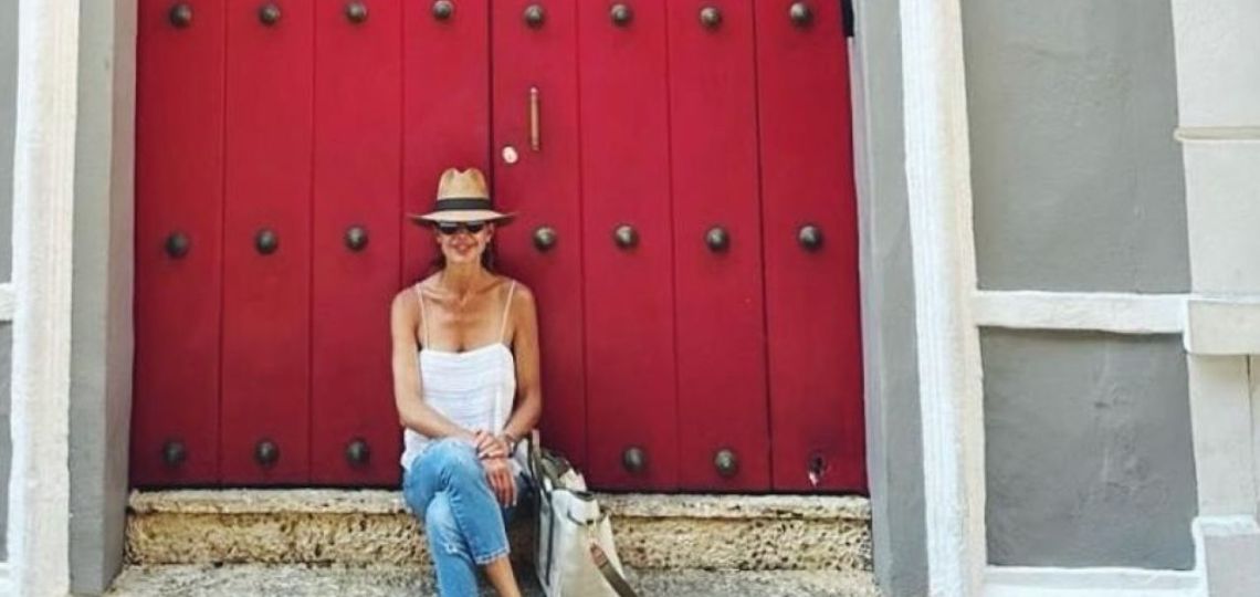 Juliana Awada y el vestido rojo que confirma el nuevo chic playero