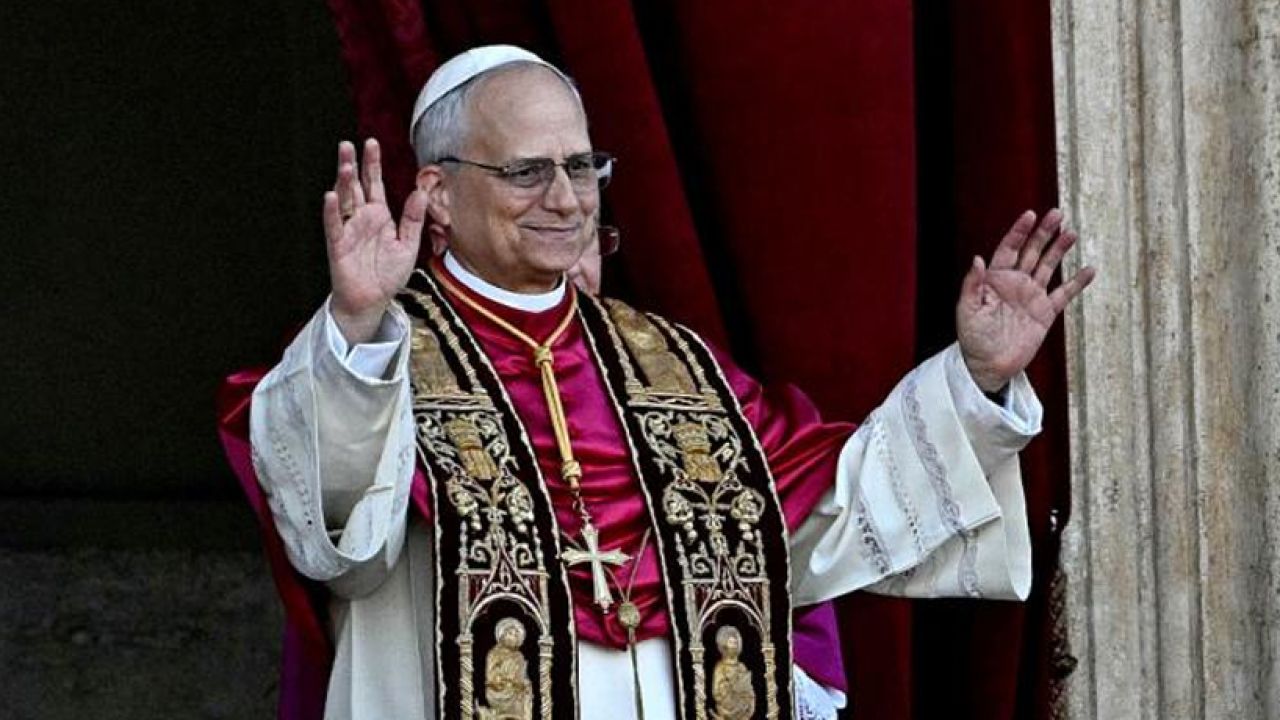 La mordaz cuenta de X del nuevo Papa: de mensajes eclesiásticos a tuits  contra Trump y Bukele | Perfil