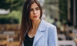 Tendencias Otoño 2025: Jeans, Blusas y Blazers, todo lo que no puede faltar en el guardarropas de una mujer