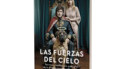 Anticipo de "Las fuerzas del cielo" el nuevo libro de Juan Luis González, autor de "El loco". Las pruebas de la asesoría que recibe de sus perros. Chats, testimonios y el currículum esotérico de Karina. 
