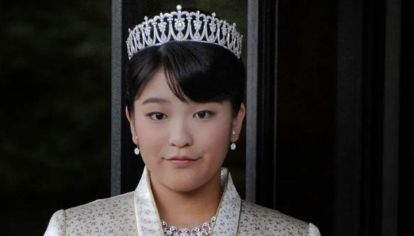 Después de renunciar a sus funciones para llevar a cabo su matrimonio, la ex royal vuelve a convertirse en la protagonista de los titulares japoneses.