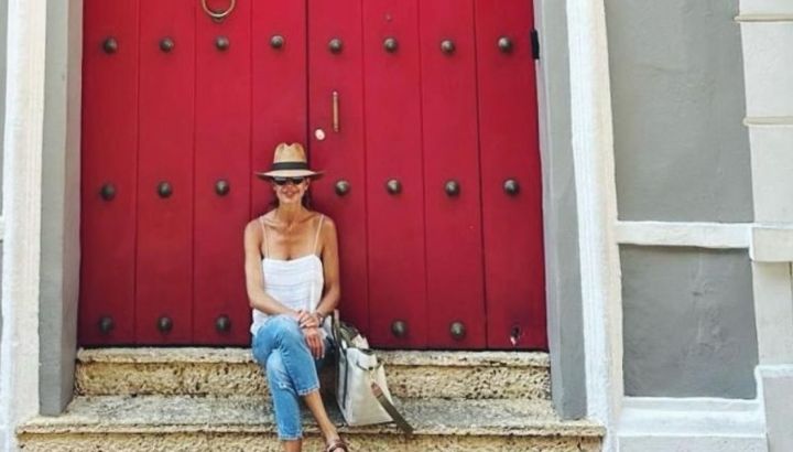 Jeans al estilo Juliana Awada: skinny, Oxford y total denim con sello chic