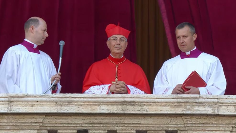 Dominique Mamberti anunciando "Habemus papam"