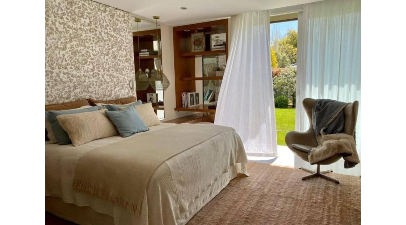 HOUSE TOUR