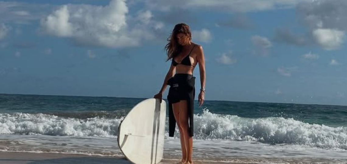 Juliana Awada y sus hijas adelantan las tendencias del verano europeo: volados, transparencias y off white