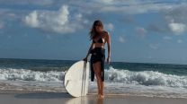 Juliana Awada y sus hijas adelantan las tendencias del verano europeo: volados, transparencias y off white