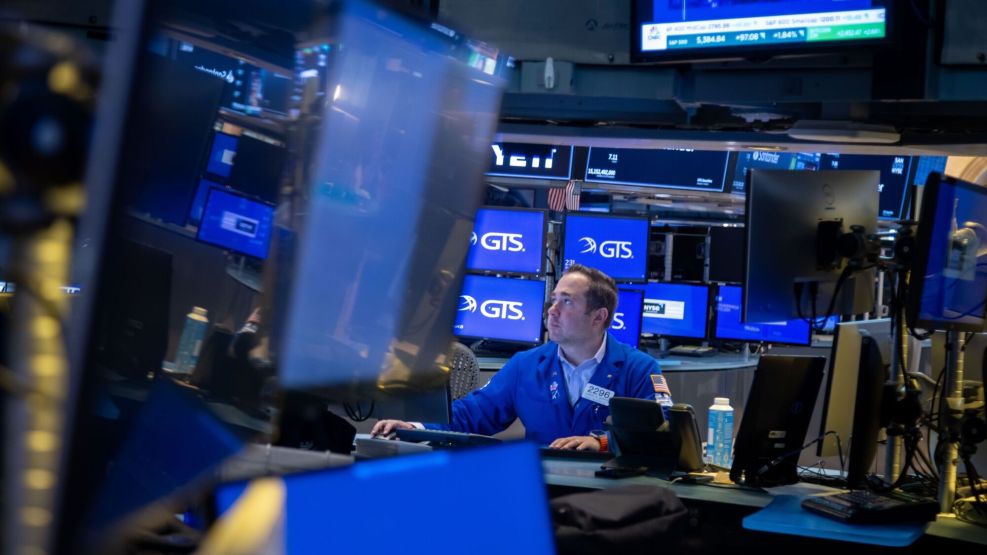 Stocks Notch Back-to-Back Rally As Dollar Climbs