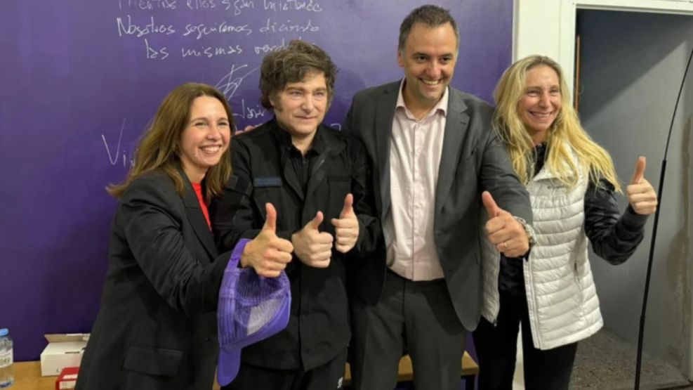 Pilar Ramírez, Javier Milei, Manuel Adorni y Karina Milei