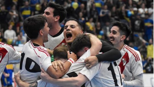 Gallardo le dio la victoria a River ante Boca en el primer Superclásico de la historia del handball
