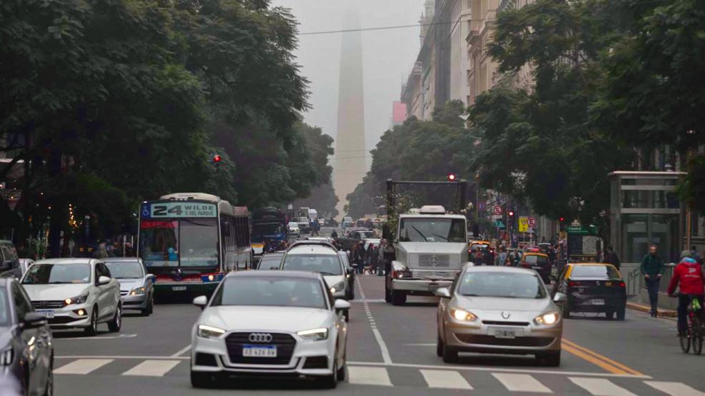 100525_obelisco_contaminacion_buenos_aires_smog_xinhua_g