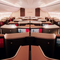 Latam renovó los sectores Premium Business y Economy de sus aviones.