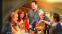 Una tragedia y cuatro abuelas: de qué trata Nonnas, la película que arrasa en Netflix