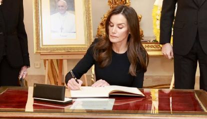 Reina Letizia: análisis de su cambio de firma y lo que revela sobre ella