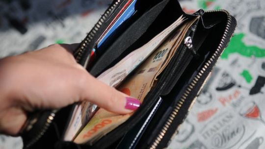 El gobierno mantiene el salario mínimo pisado: cuánto poder adquisitivo perdió desde diciembre de 2023