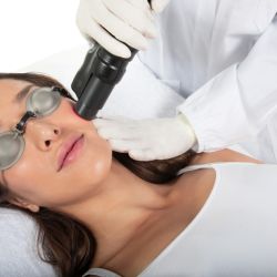 Así se desarrolla la tecnología láser en medicina para el cuidado de la piel. | Foto:Tecnoimagen