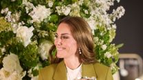 Kate Middleton combina volados y verde oliva, demostrando como se llevan las tendencias