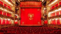 "La Revista del Cervantes" el espectáculo con 52 artistas en escena que homenajea al género porteño por excelencia