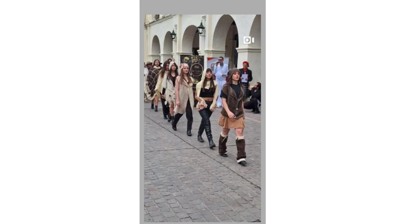 Ragazza Modelsagency presenta a la diseñadora Alicia Pintos 