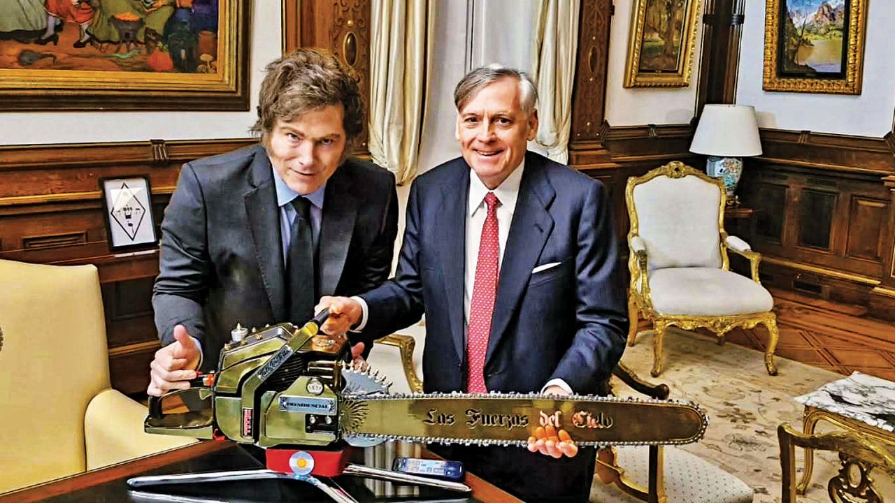 Jesús Huerta de Soto en el despacho presidencial de la Casa Rosada. | Foto:Cedoc.