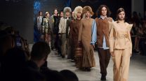 Qué dejó Moscú Fashion Week: 2000 looks, diversidad y una revalorización de las raíces rusas